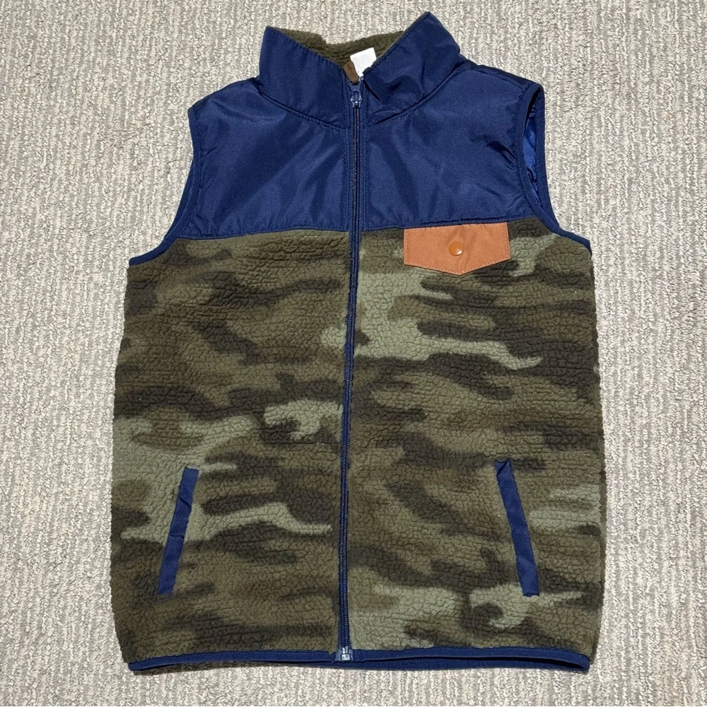 Carter’s Kids Boys Size 10/10A Full Zip Vest‎ Brown Blue camouflage Sherpa fuzzy